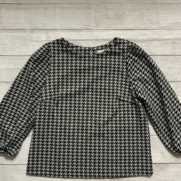 Everleigh Black and Gray Houndstooth Checkered 3/4 Balloon Sleeves Top in Size M - Picture 3 of 10